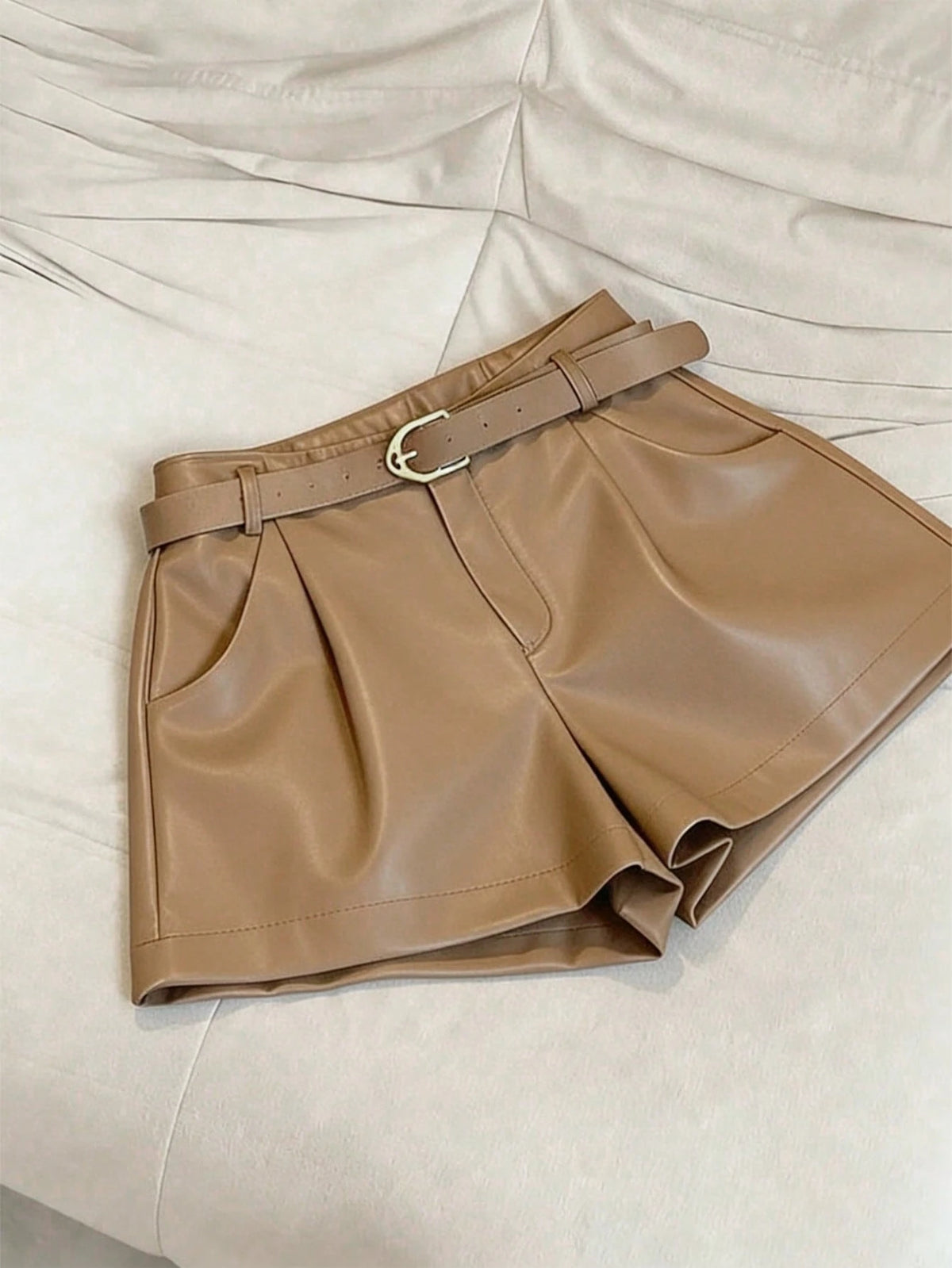 INAWLY Women's Pocket PU Leather Fashionable Versatile Commuting Party Shorts