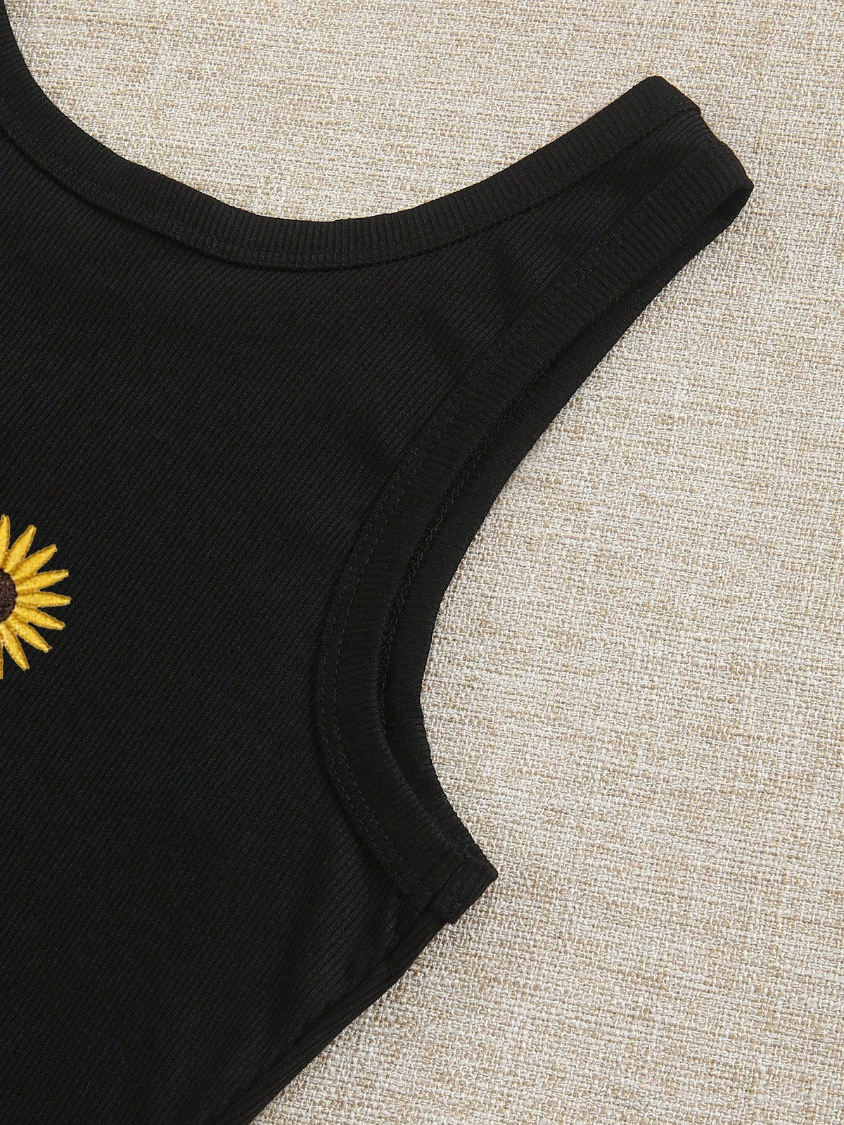 IslaSuriya Daisy Embroidered Women's Round Neck Camisole