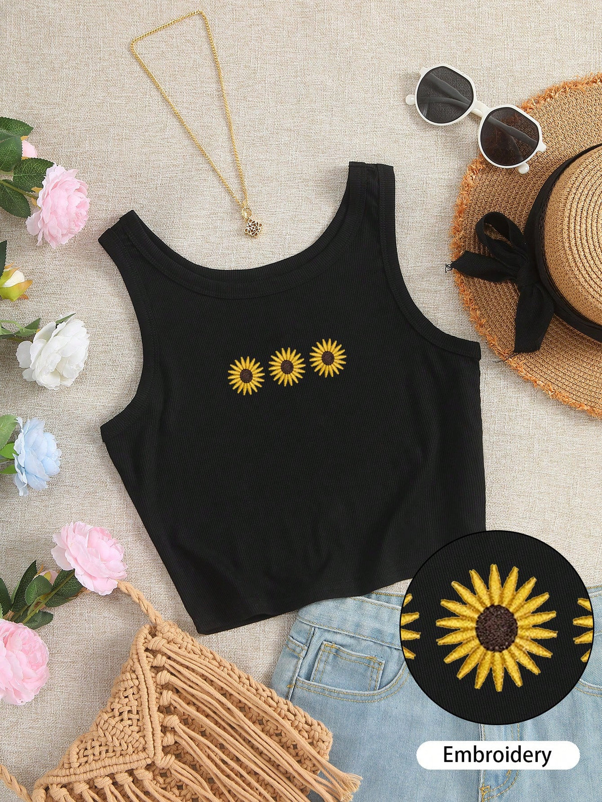 IslaSuriya Daisy Embroidered Women's Round Neck Camisole