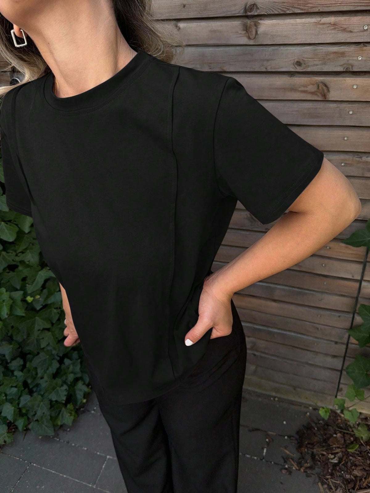 Jeta Ari Solid Seam Detail Tee Business Casual Woman Work Clothes
