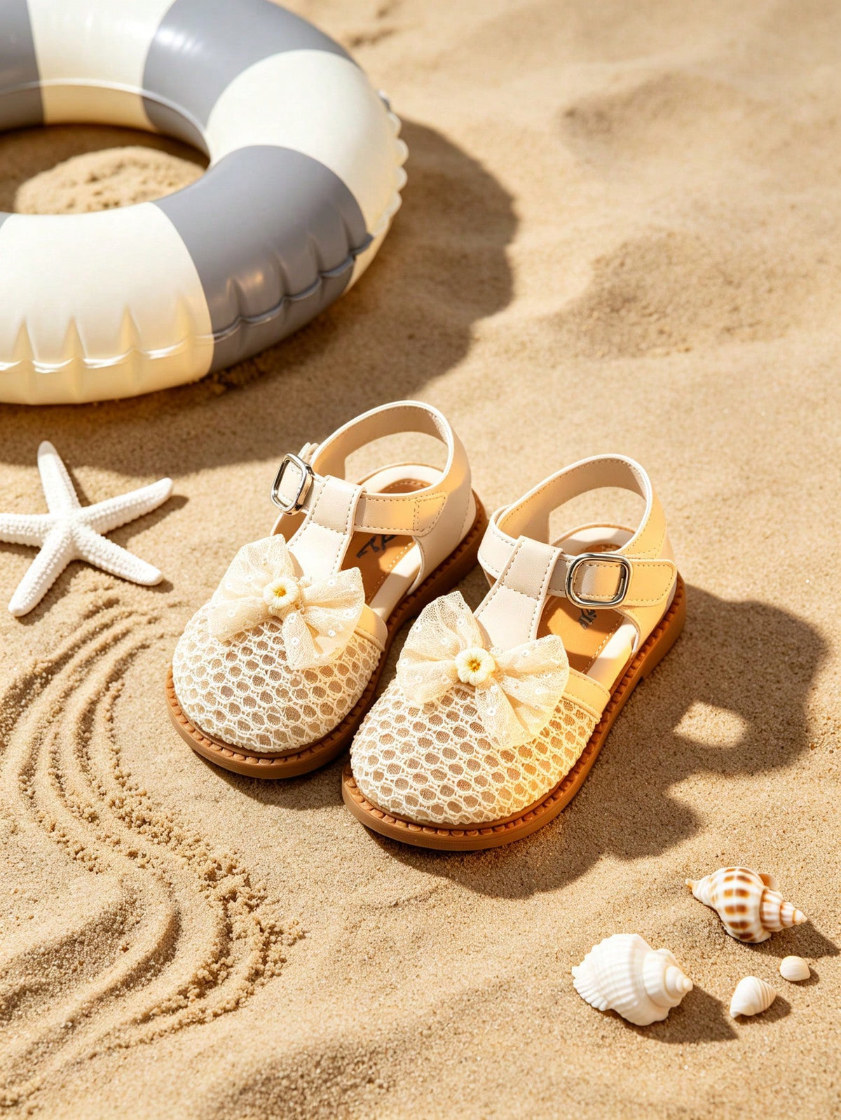 Kids Girls Beige Closed Toe Sandals, Lace Bow Flower Decor, Adjustable Buckle Strap, Non-Slip Sole, Sweet Casual Shoes For Beach Daily Wear
