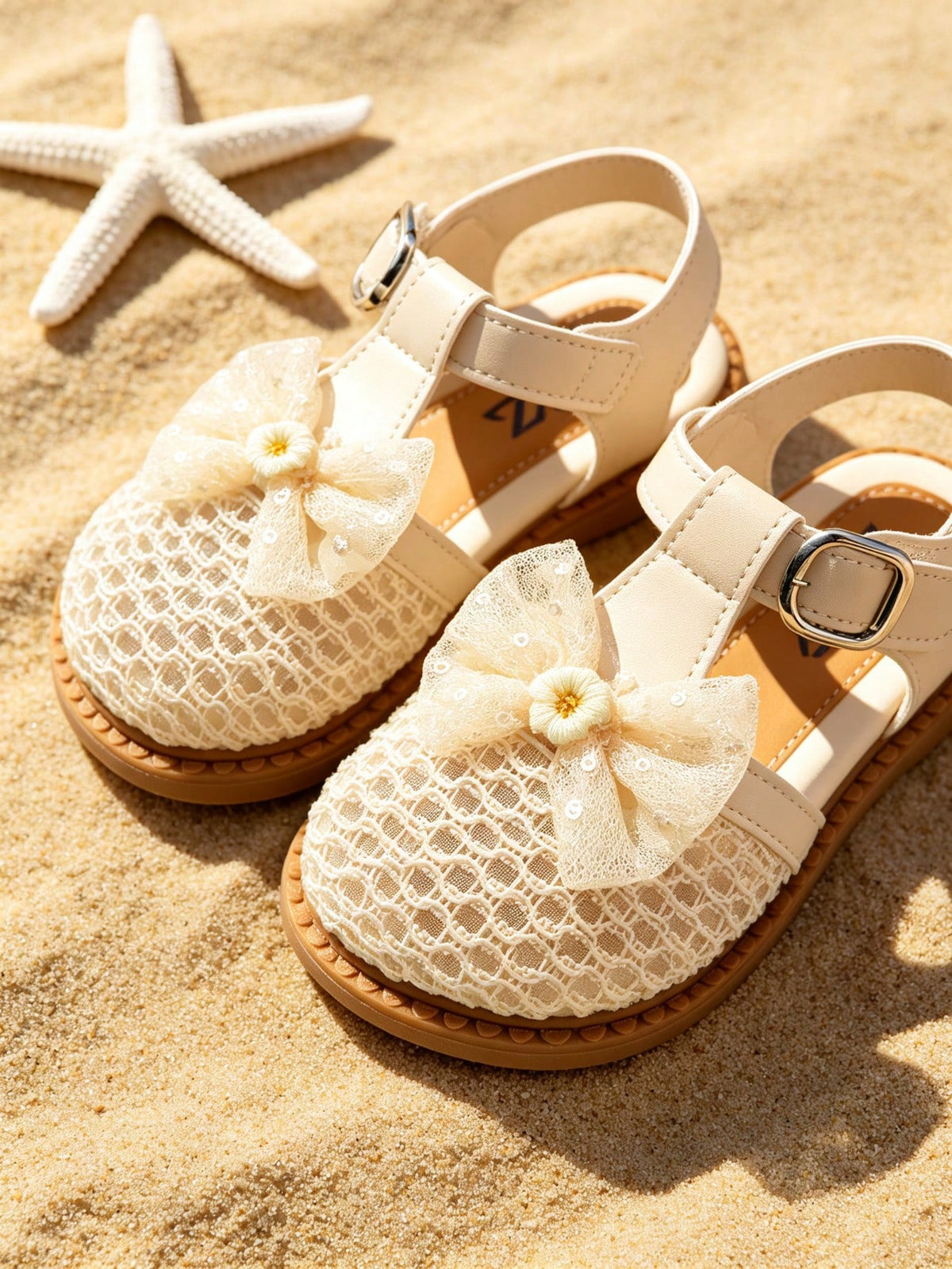 Kids Girls Beige Closed Toe Sandals, Lace Bow Flower Decor, Adjustable Buckle Strap, Non-Slip Sole, Sweet Casual Shoes For Beach Daily Wear