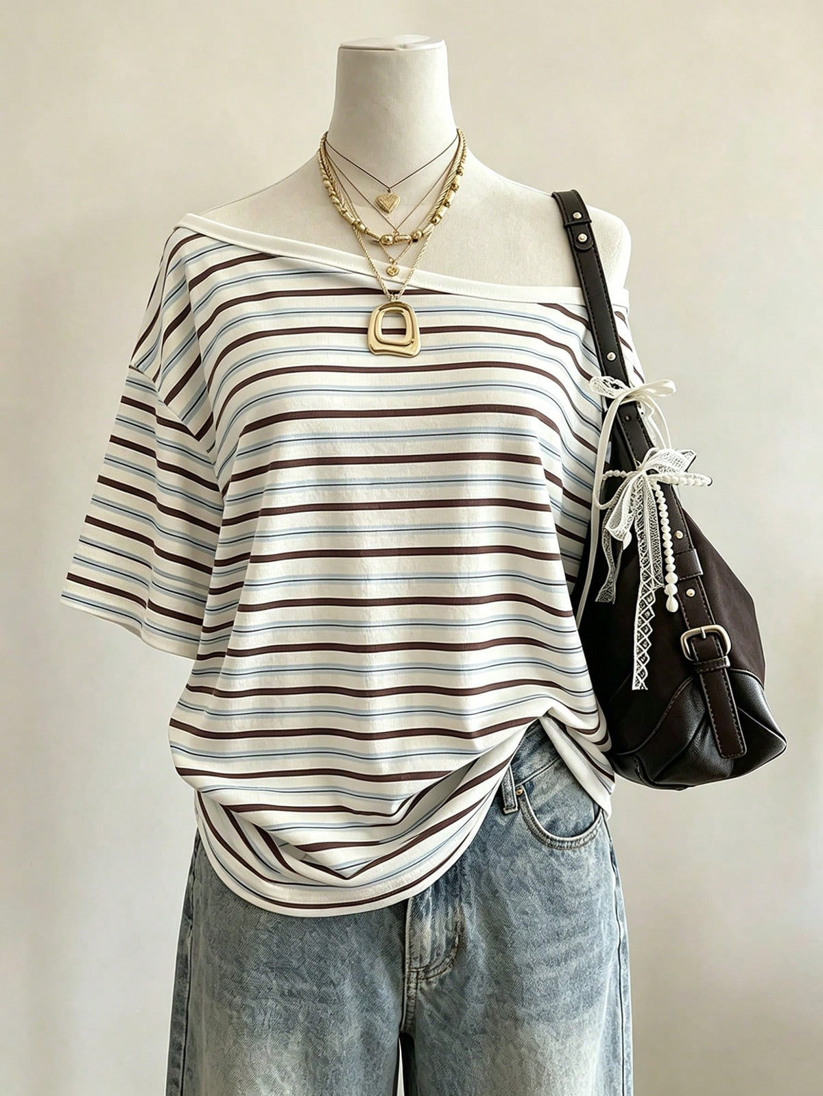 Lalippa Striped Digital Print Fashion Minimalist Women's Round Neck T-Shirt, Gift For Friends