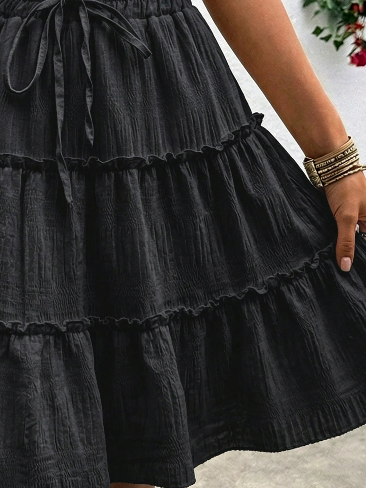 LUNE Spring Summer Casual Holiday Textured Fabric Ruffle Hem Women's A-Line Skirt, Fashionable Black Skirt Travel