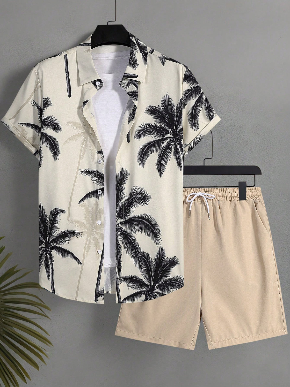Manfinity RSRT Plus Size Men's Coconut Tree Print Single-Breasted Short Sleeve Top And Pocket Shorts Casual Holiday Beach Set