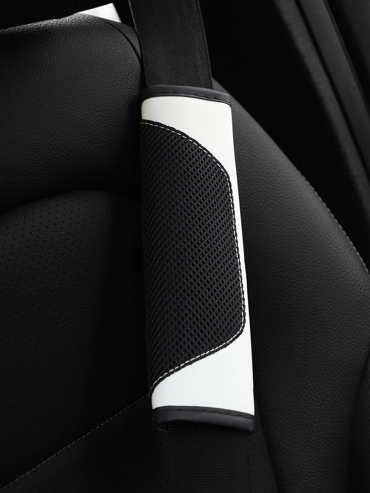 MEIKAXIU 1pc 3d Breathable Skin-Friendly Pu Leather Seat Belt Cover, Pressure Relief And Comfortable, Automotive Product For Women