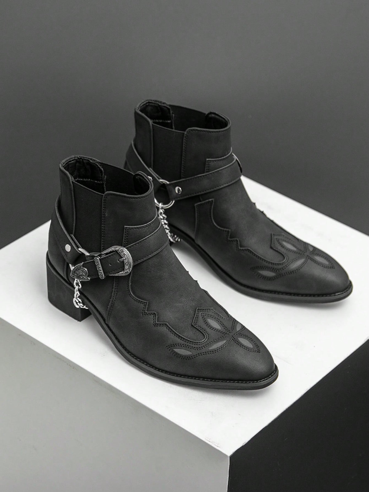 Men' S Black Vintage Pointed Cowboy Boots Fashion Western Personality Belt Buckle Thick Heel Slip-On Boots British Style Business Casual Shoes