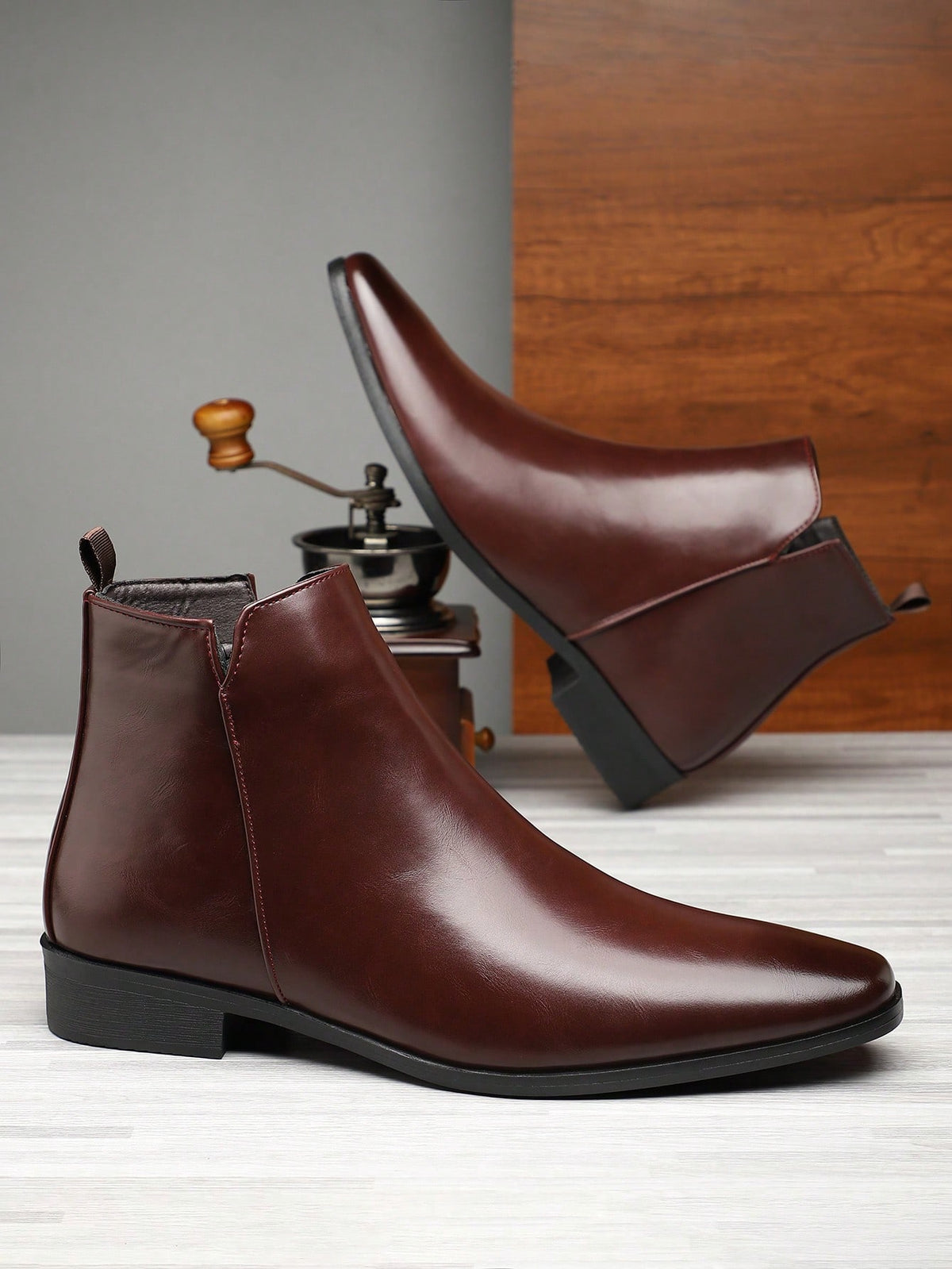 Men's British Korean Style Pointed Toe High-Top Anti-Slip Wear-Resistant Ankle Boots Fashion Versatile Height-Increasing Chelsea Boots (Runs Large)