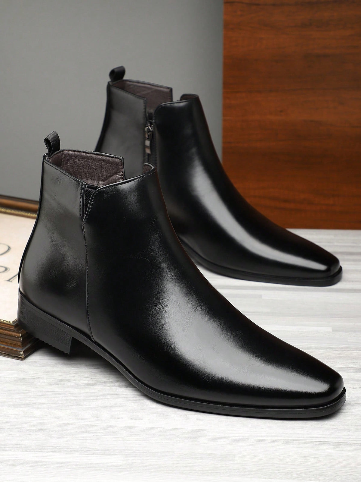 Men's British Korean Style Pointed Toe High-Top Anti-Slip Wear-Resistant Ankle Boots Fashion Versatile Height-Increasing Chelsea Boots (Runs Large)