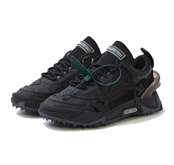 OFF-WHITE "Odsy-2000 Black SS22"