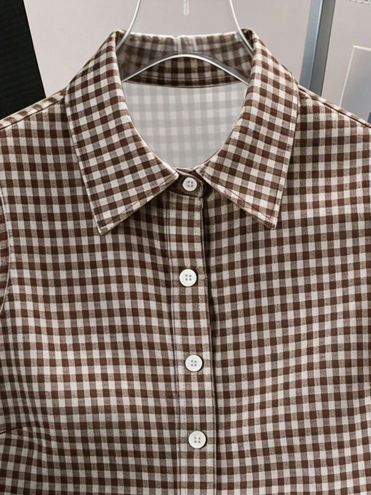 Resyla Women's Sleeveless Shirt, Classic Plaid Print Pattern, Summer Casual Blouse, Elegant Design, Versatile For Daily, Outdoor, Shopping, Travel