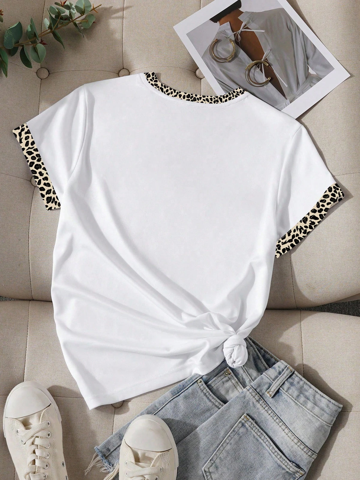 Resyla Women's White Summer Casual Cute City Break Short Sleeve T-Shirt,Colorblock Leopard Print Cute Dog Graphics,Relaxed Fit Versatile Daily Wear Outdoor