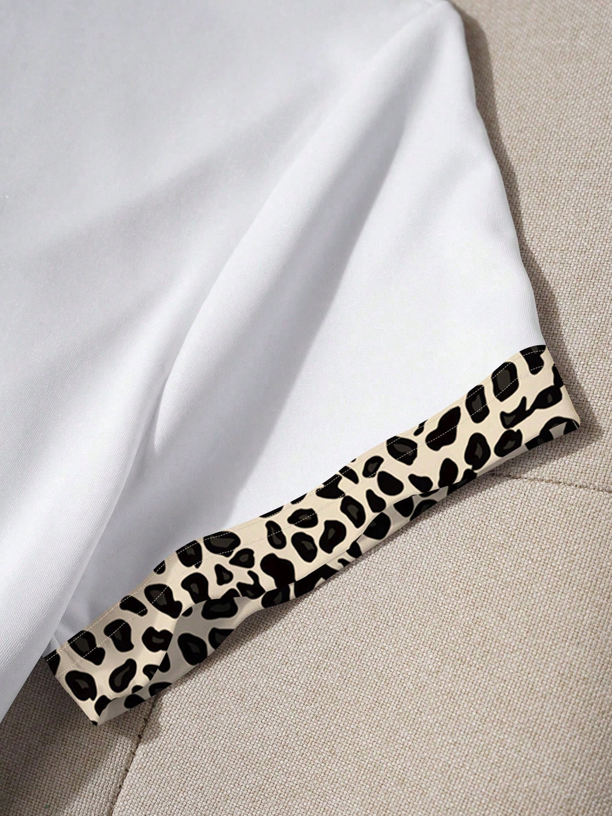 Resyla Women's White Summer Casual Cute City Break Short Sleeve T-Shirt,Colorblock Leopard Print Cute Dog Graphics,Relaxed Fit Versatile Daily Wear Outdoor