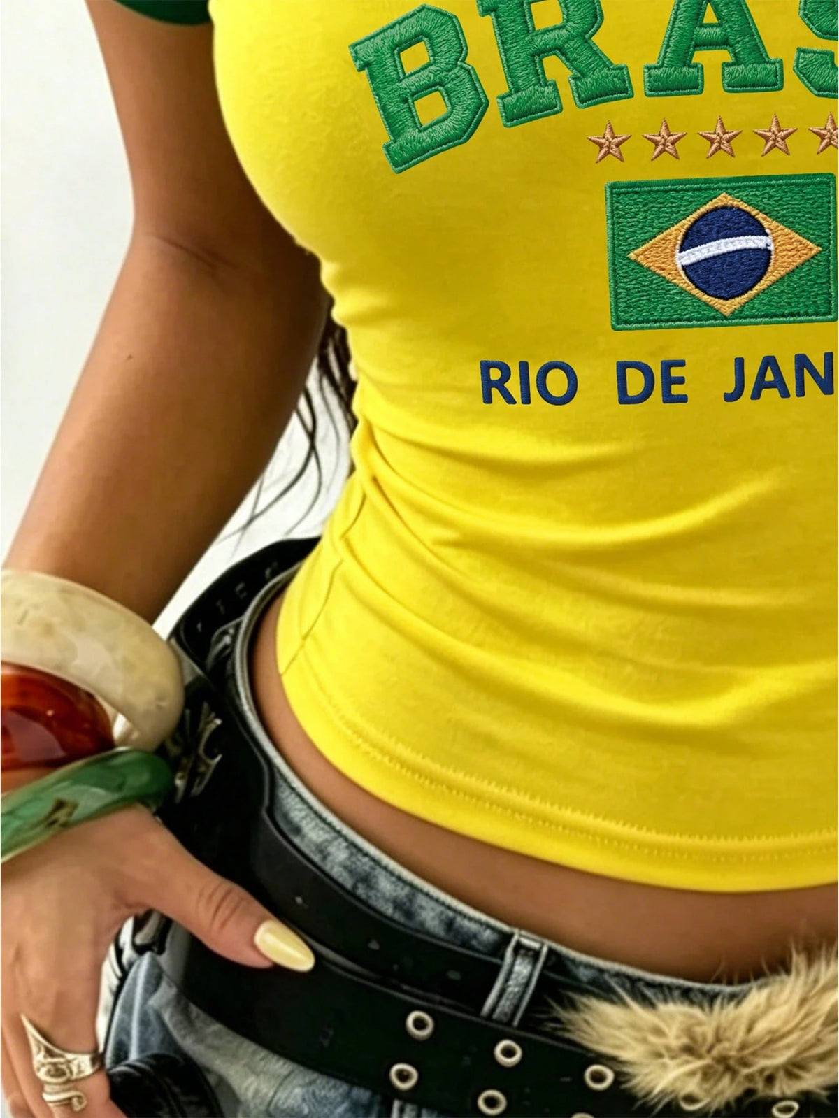 Rovax Women's Y2K Brazil Print Cropped Top, V-Neck Short Sleeve Slim Fit T-Shirt, Vintage "Rio De Janeiro Brazil" Graphic Tee, Perfect For Summer Beach, Casual Wear And Vacation Outfits