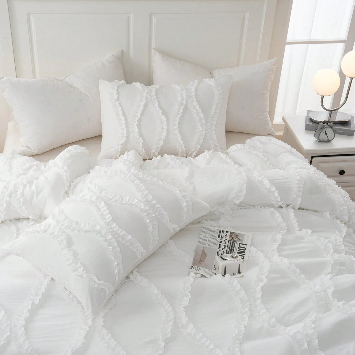 Shabby Chic Bedding Comforter Set Queen/King Size,White Comforter King Bed Set 3 Pcs,Vintage Boho Farmhouse Bedding Set,Ruffle Comforter Aesthetic Bedding Set For Women Adults Soft Lightweight Comfor