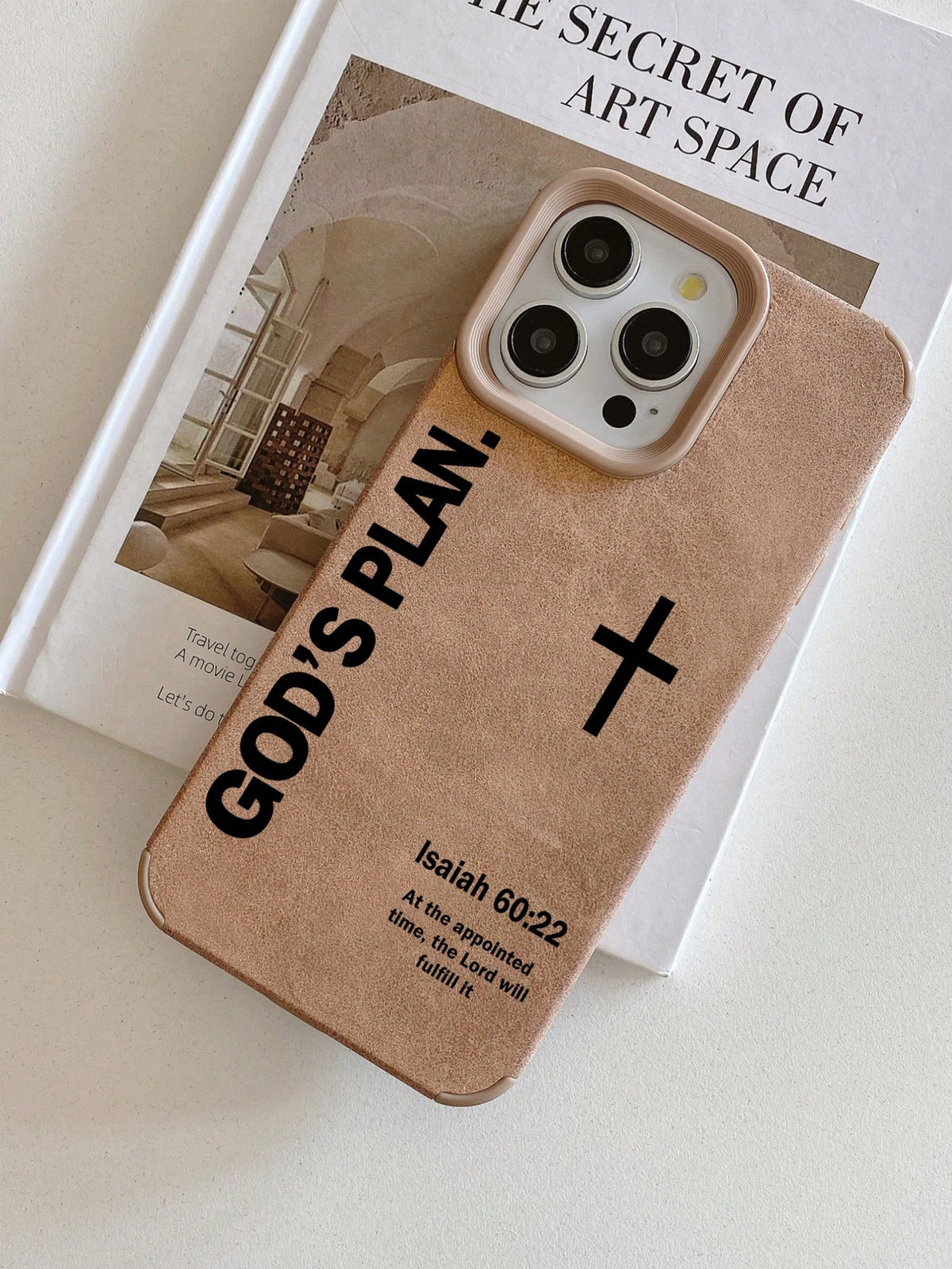 Shockproof Brown Suede Slogan Christian Faith Aesthetic Phone Case With "God's Plan" And Cross Bible Verse Compatible With IPhone 17 Pro, 13, 15, 16, 14, 17 Pro Max Easter Gift