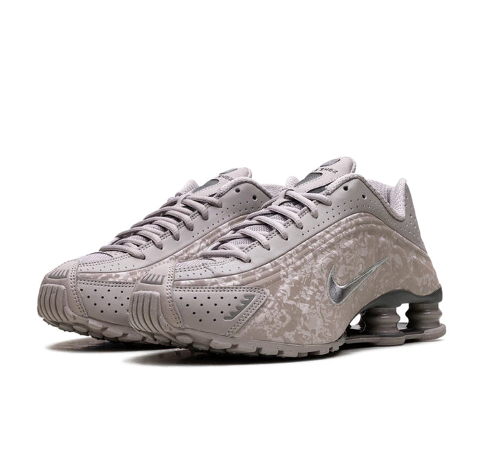 Nike Shox R4 "Flat Pewter Floral"
