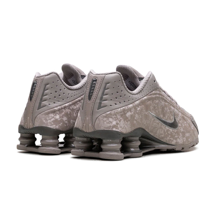 Nike Shox R4 "Flat Pewter Floral"