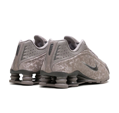 Nike Shox R4 "Flat Pewter Floral"