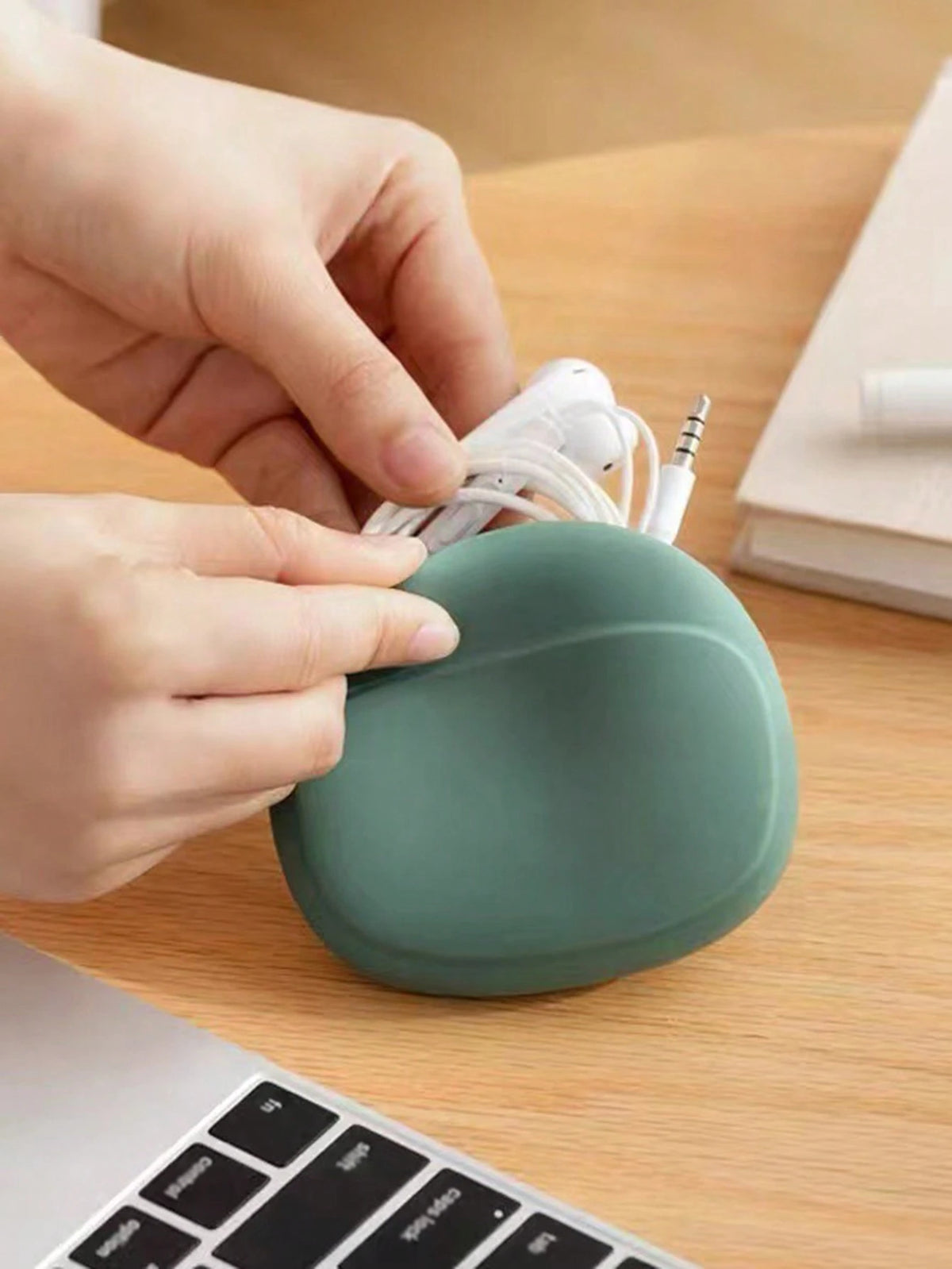 Silicone Earphone Storage Bag, Data Cable Charger Storage Box, Electronic Accessories Travel Storage Bag, Suitable For Chargers, Earbuds, Headsets, SD Memory Cards, Data Cables, Etc., Meeting Your Dai