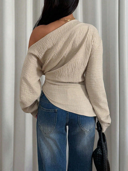 Siren Gaze Light Beige Summer Chic Minimalist Elegant Brunch Date Dinner Women's Asymmetrical Shoulder Linen Shirt Fashionable Solid Color Waist Pleated Tops
