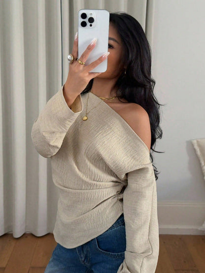 Siren Gaze Light Beige Summer Chic Minimalist Elegant Brunch Date Dinner Women's Asymmetrical Shoulder Linen Shirt Fashionable Solid Color Waist Pleated Tops