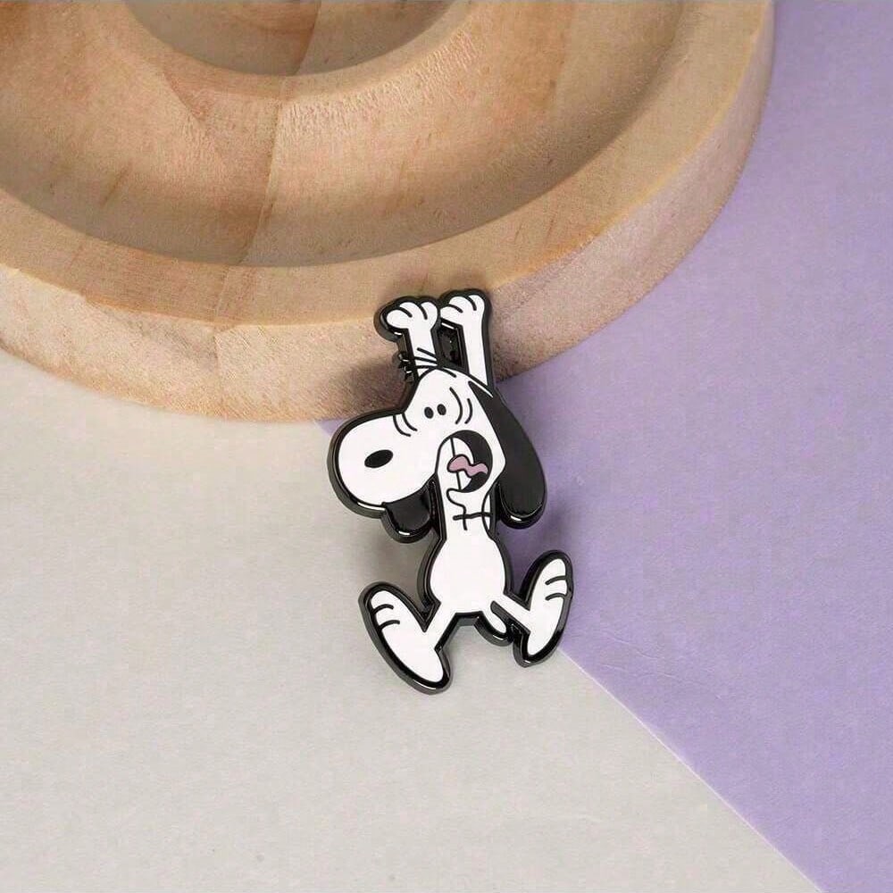 SNOOPY 1pc Cartoon Badges Featuring 's Surprised Expression, Metal Brooch, Anime Children's Gift, Pin, Accessory, And Bag Pendant