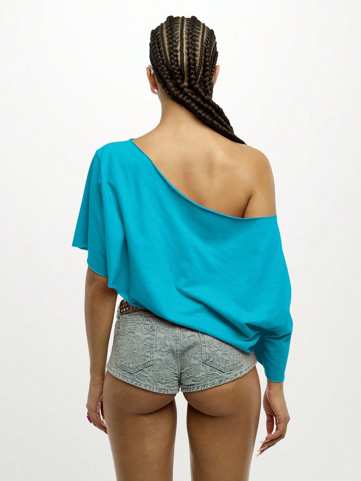 SUMWON WOMEN Off Shoulder Asymmetric Graphic Logo Crop Top Festival Streetwear Active Club Top Summer Statement Fashion Music Concert Tee