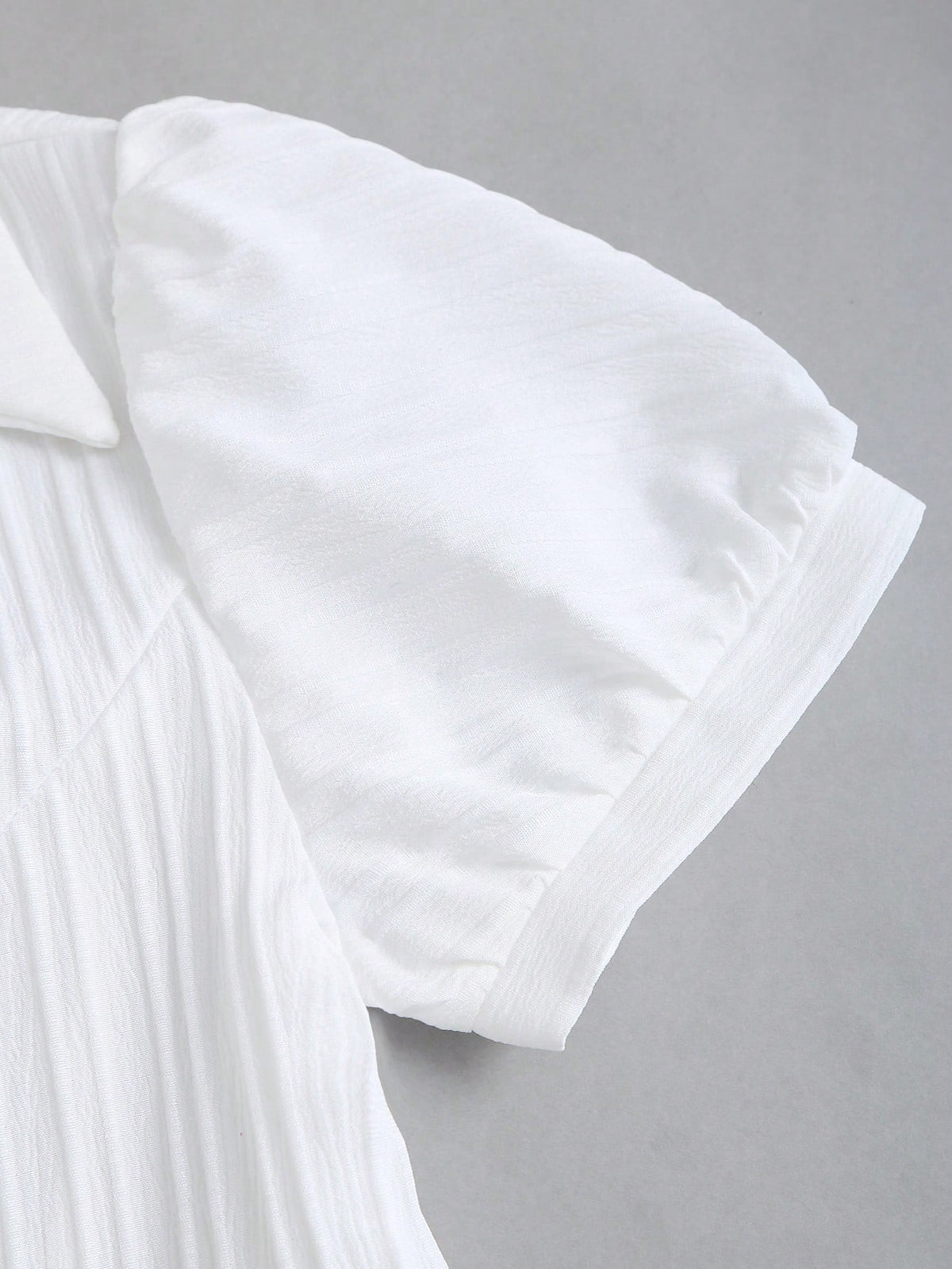 Sweetra Women's Elegant V-Neck Single-Breasted White Striped Short Sleeve Blouse, Spring/Summer