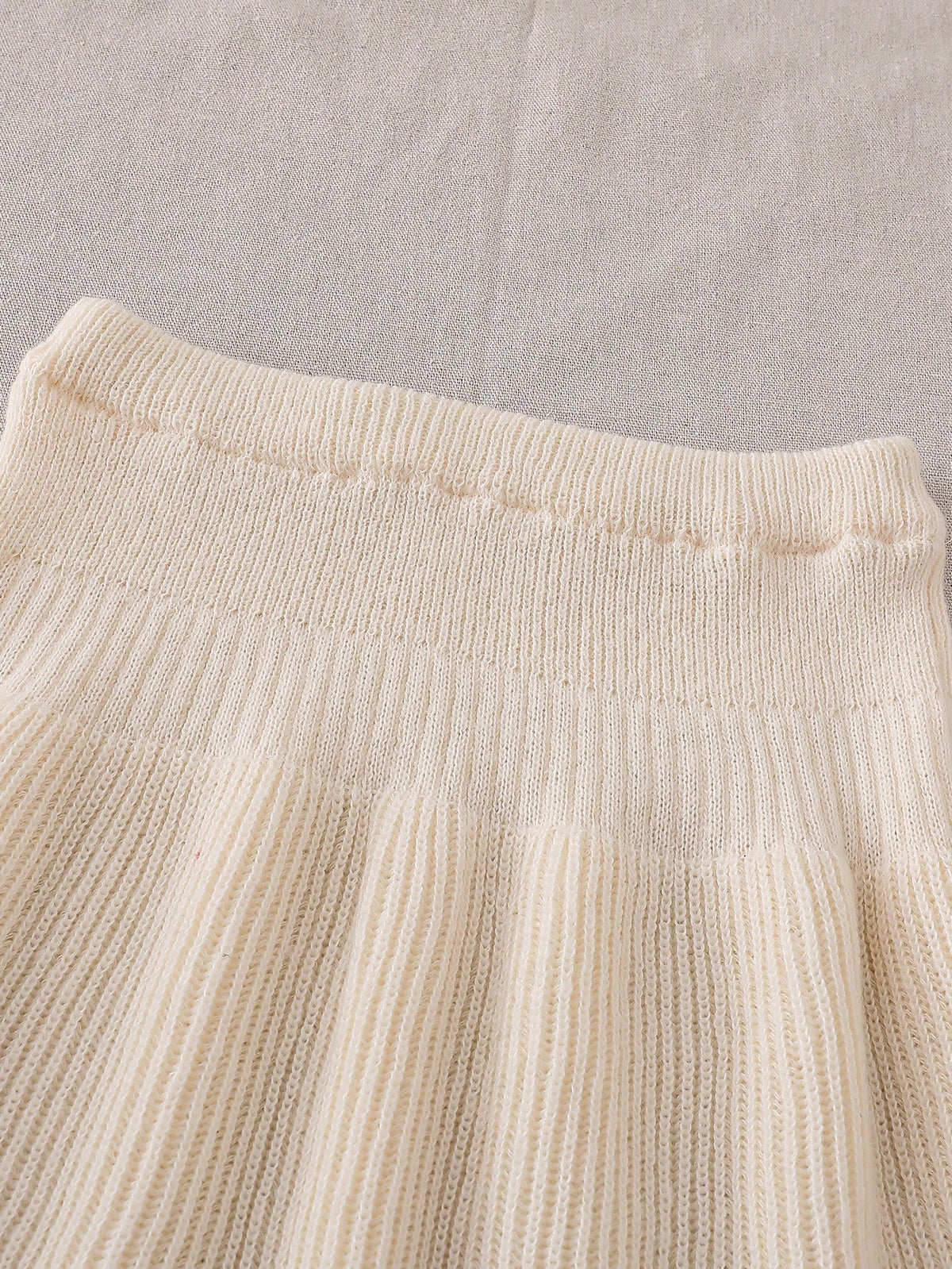 Tween Girl Winter Knit 2 Pieces Set, Cute 3D Bow Sweater With Pleated Skirt, Elegant And Adorable,Suitable For Autumn/Winter Back To School Clothes