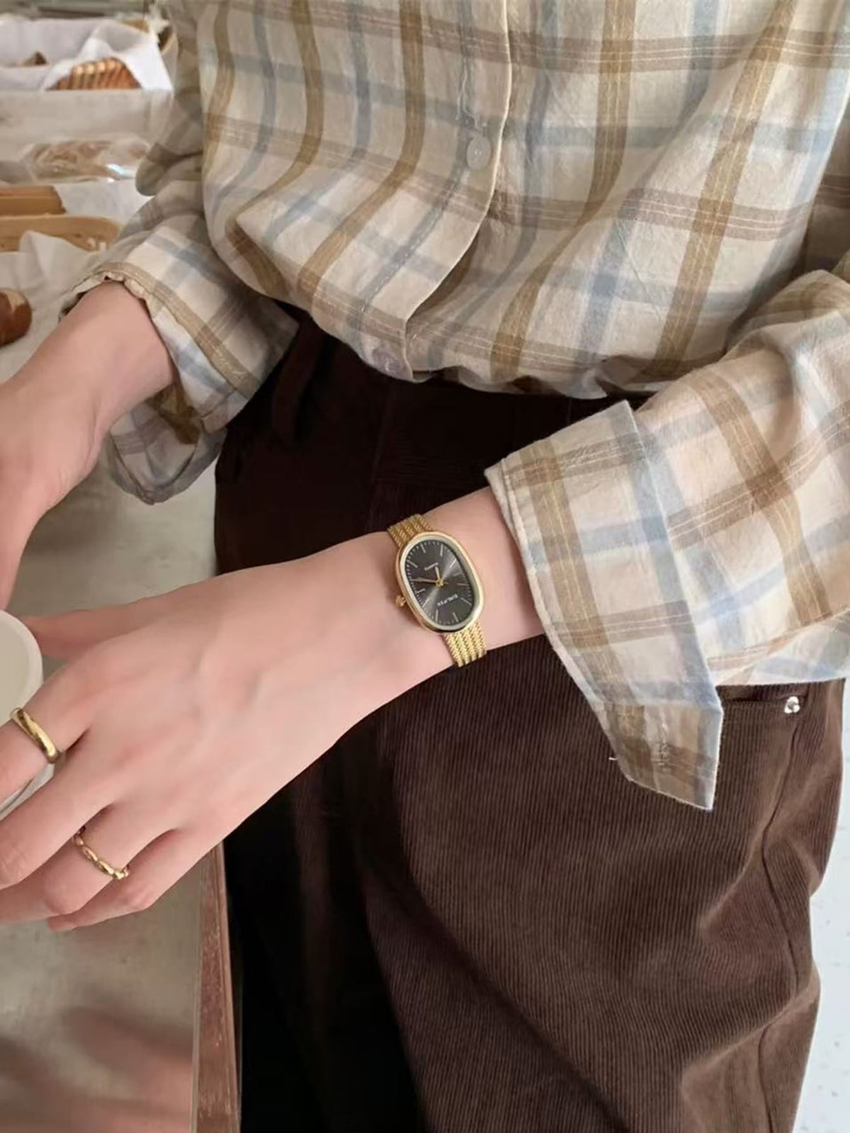 Vintage Oval Watch With Exquisite Small Dial, Fashionable Design For Women, Wheat-Stem Strap