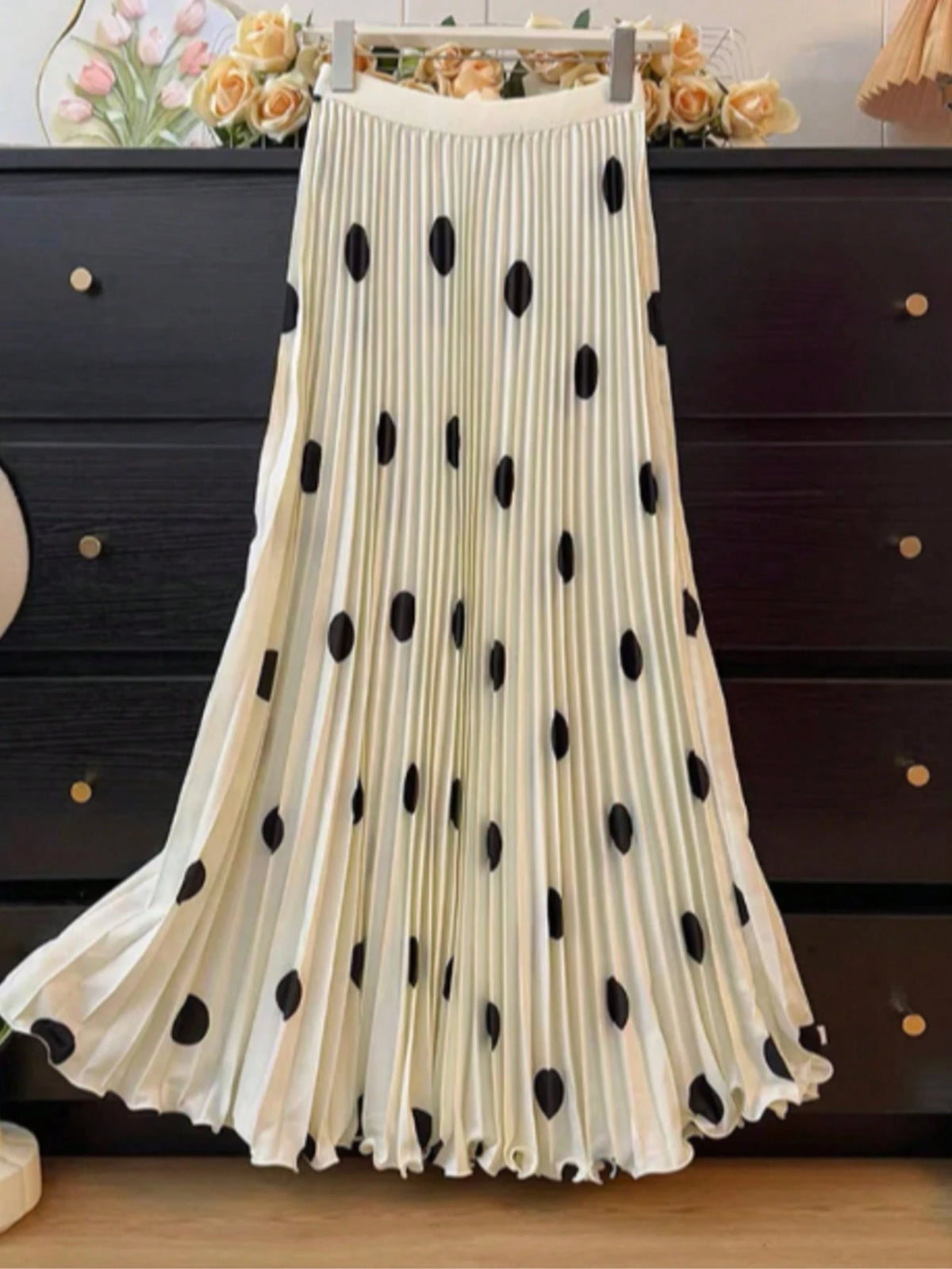 Women's High-Waisted Pleated Romantic Polka Dot Black & White Long Skirt, Elegant For Work, Casual, Beach, Resort, Afternoon Tea, Home Comfort, Young Style, Spring/Summer New Arrival
