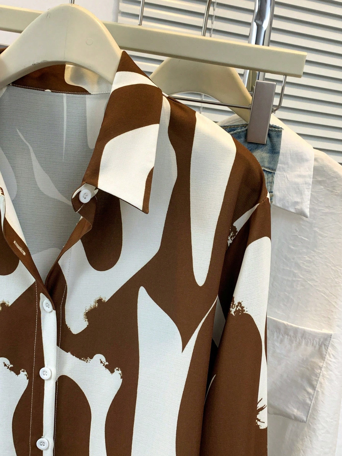 Women's Long Sleeve Abstract Print Shirt Collar Design Blouse, Suitable For Various Occasions Spring Brown