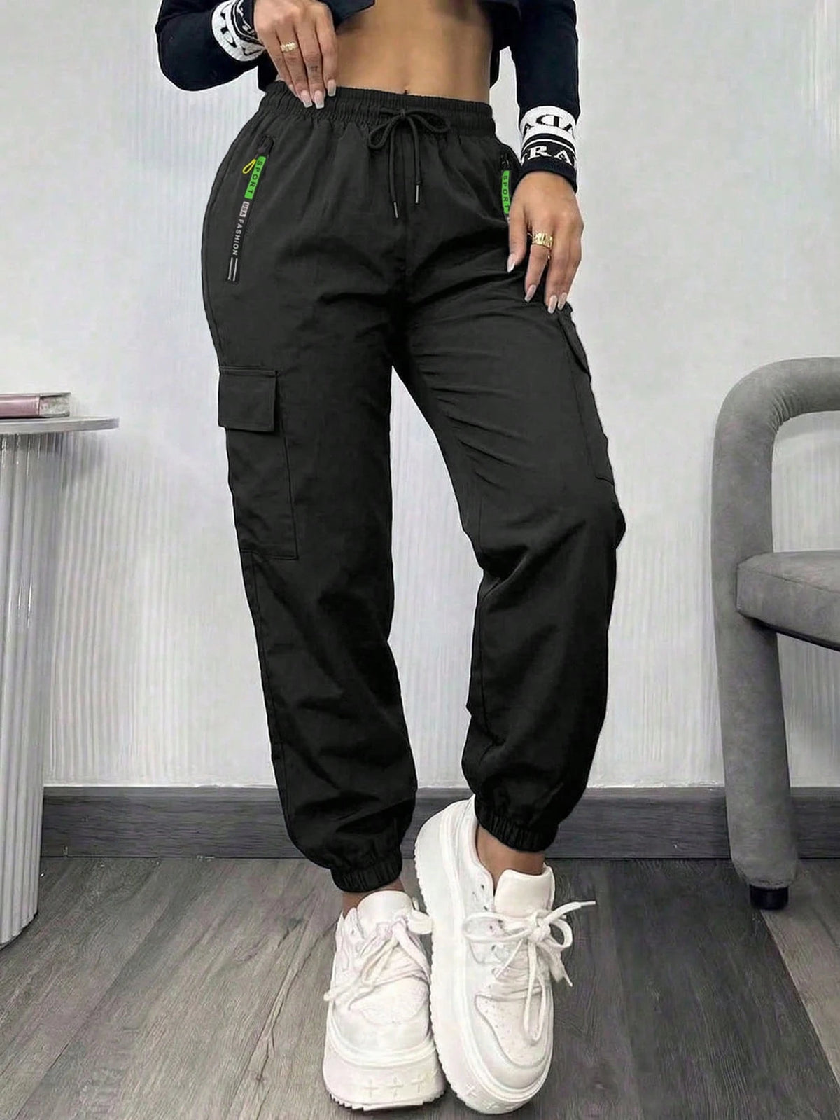 Women's Outdoor Cargo Pants, Lightweight Casual Sports Trousers With Large Pockets For Spring/Summer, Suitable For Outdoor Hiking And Daily Wear, With Zipper Pockets And Drawstring Black