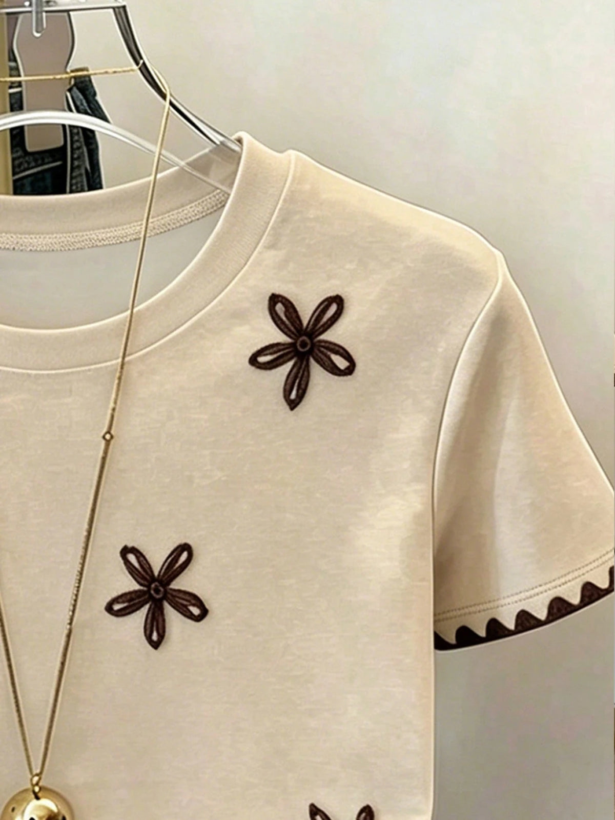 Women's Round Neck Contrast Trim Floral Pattern Casual Everyday Short Sleeve T-Shirt