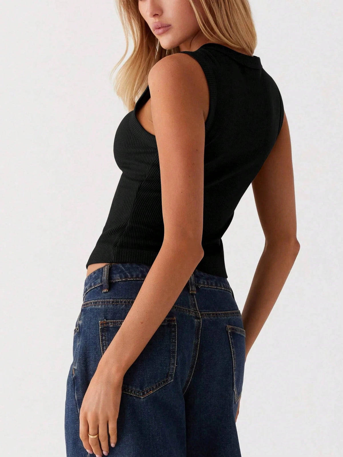 Women's Summer New Arrival Minimalist Fashion Fitted Button Camisole, Casual Versatile Black Top