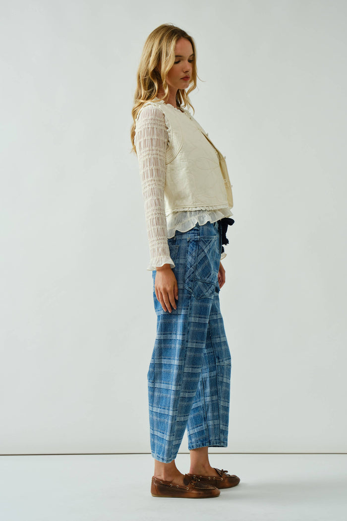 Women's Semi Barrel Jeans w/ Belt - Denim Plaid